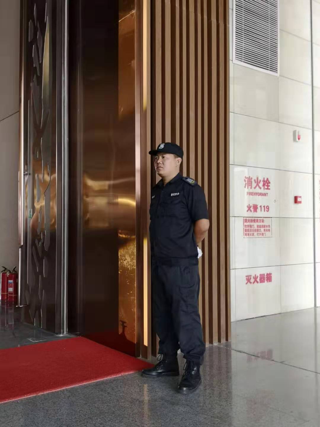 獵鷹安保參與紅星美凱龍星藝佳荊門(mén)商場(chǎng)招商發(fā)布會(huì)的現(xiàn)場(chǎng)安保工作