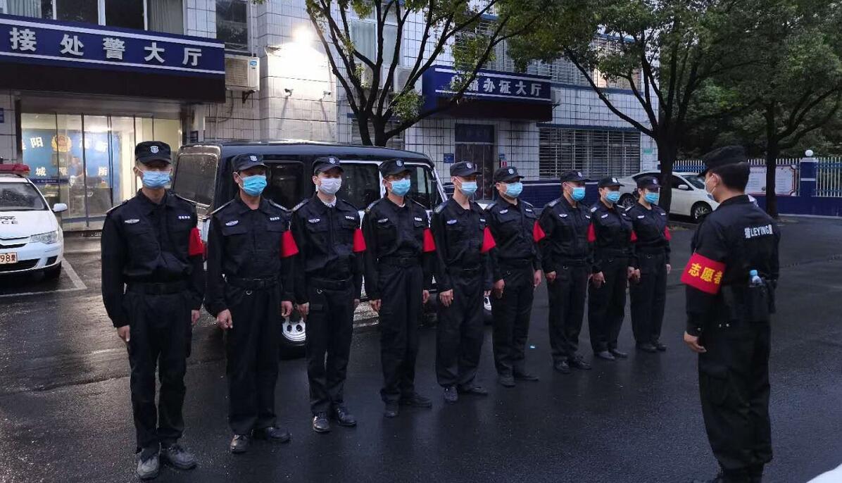 倡導(dǎo)文明新風(fēng)，共建美好襄陽！創(chuàng)文有咱獵鷹來幫忙