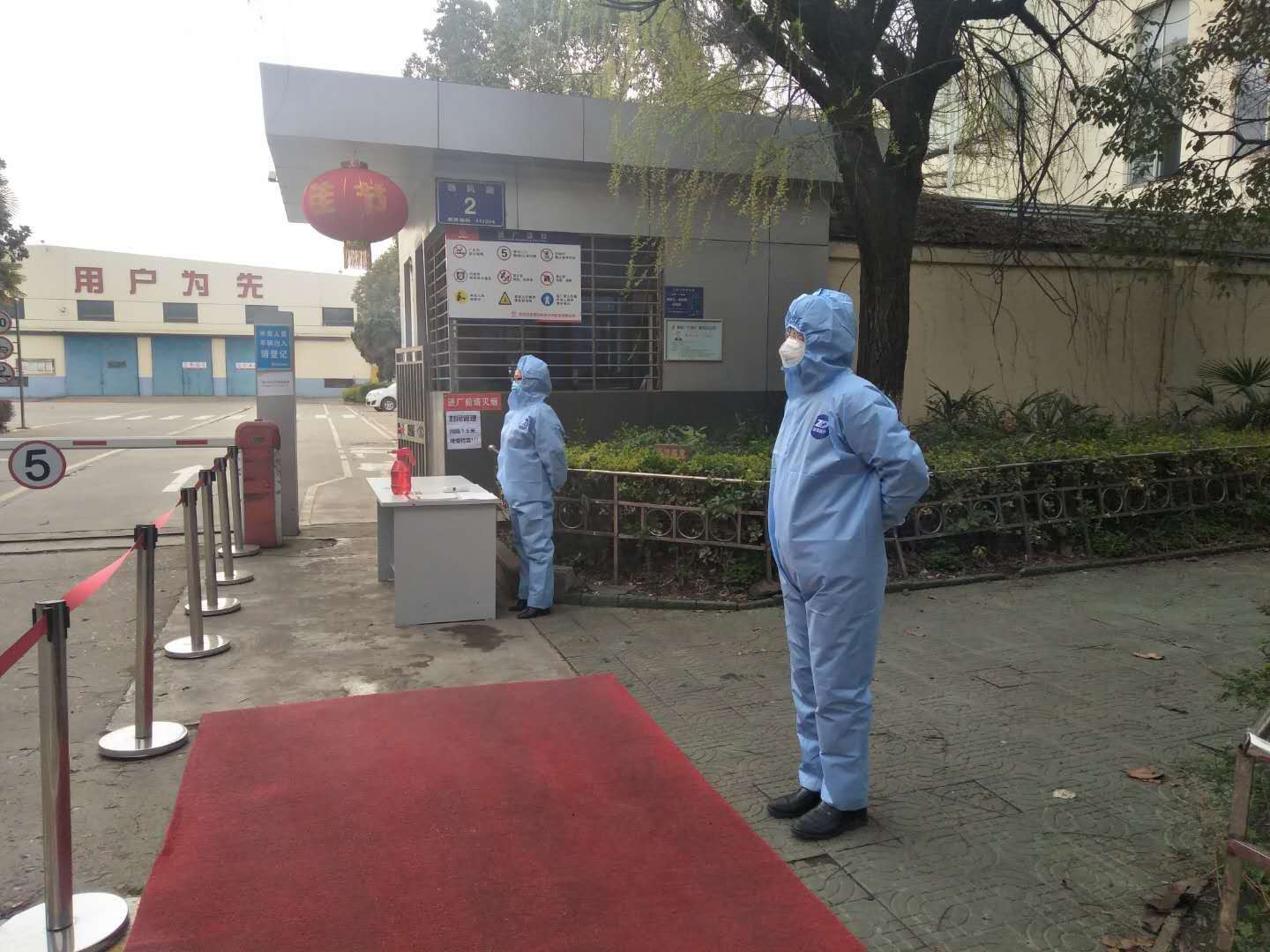 2020年疫情期間，湖北獵鷹保安公司疫情防控現(xiàn)場(chǎng)