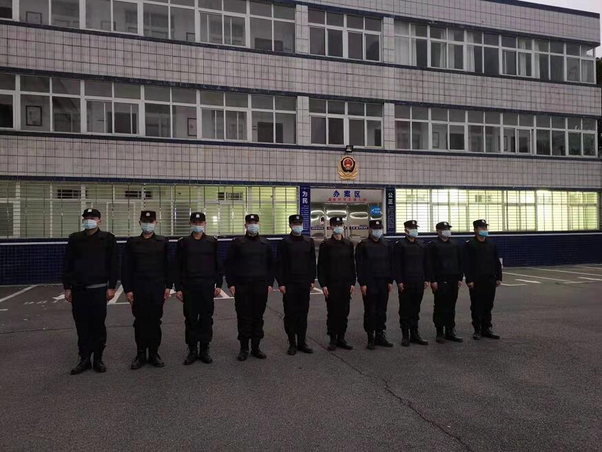 爭做文明市民，樂居文明城市！ 助力襄陽創(chuàng)文明，志愿服務(wù)有獵鷹！