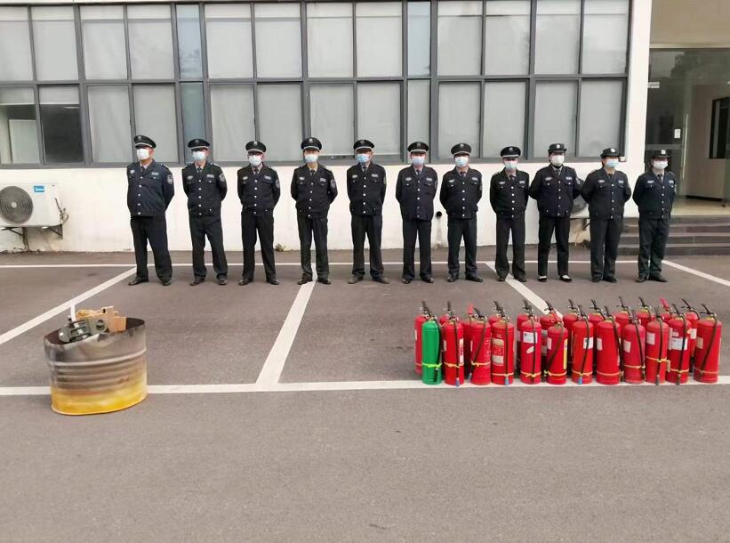 襄陽獵鷹保安招聘公司給您介紹一下泡沫滅火器的種類及工作原理！